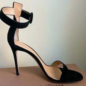 New Gianvito Rossi Portofino sandals. Size 40 1/2. EU. Heel 4.5 inches.